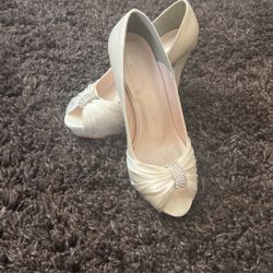 Ivory White Bridal Shoes, Size 7