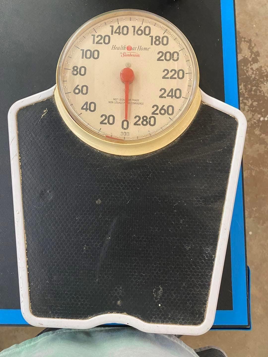 Vintage large dial scale, part of the pointer broke off but doesnt affect the use