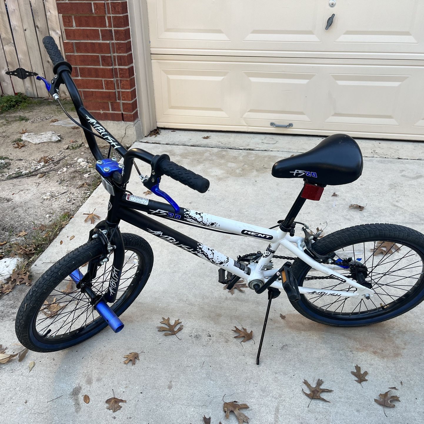 Kent 42062 20 inch Kent Ambush BMX Bike for Boys Blue for Sale in Helotes TX OfferUp