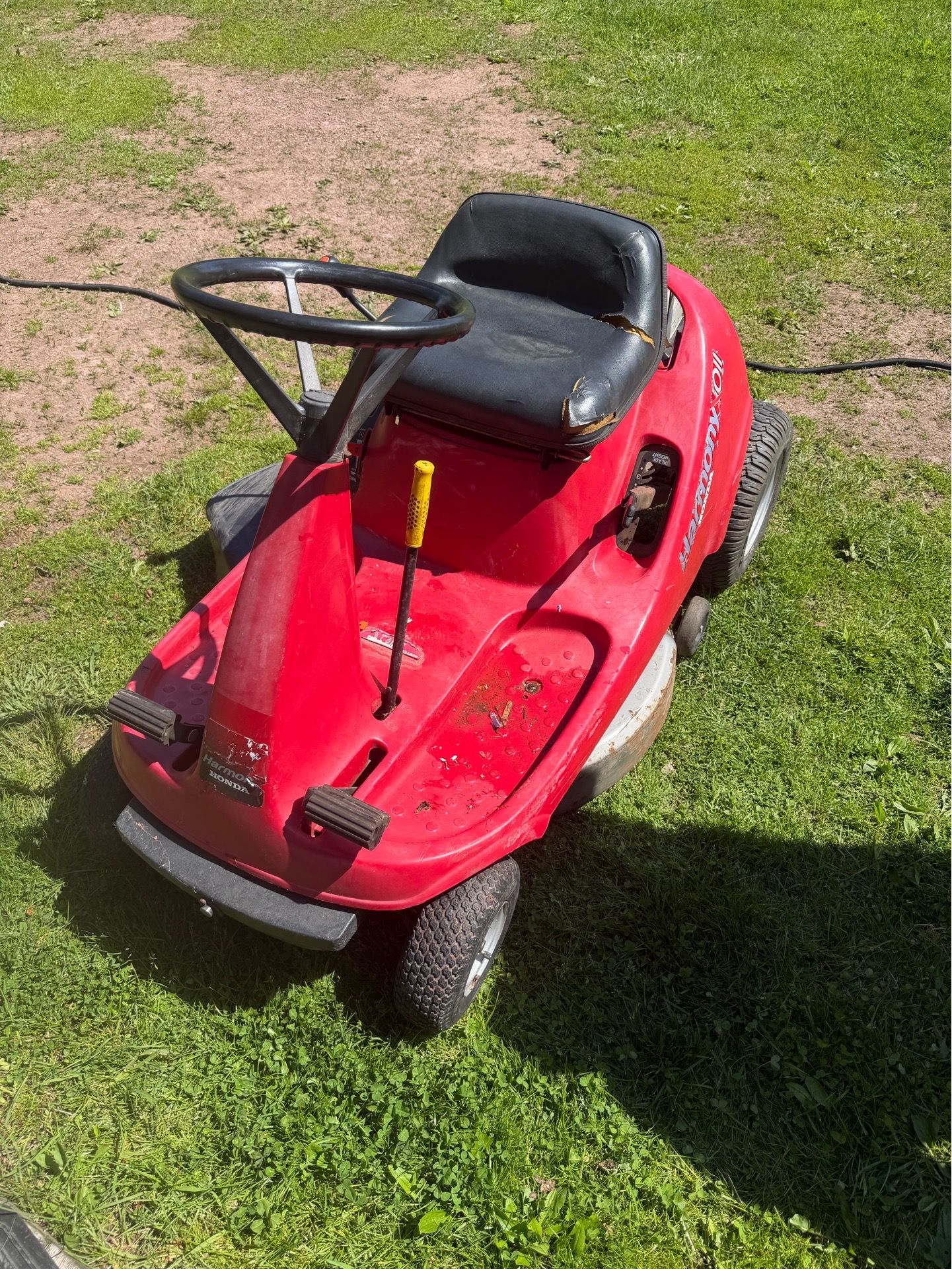 Honda Harmony 1011 ride on lawn mower