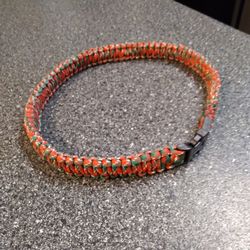PARA CORD. DOG  OR VERY LARGE CAT COLLAR.  24 INCHES LONG 