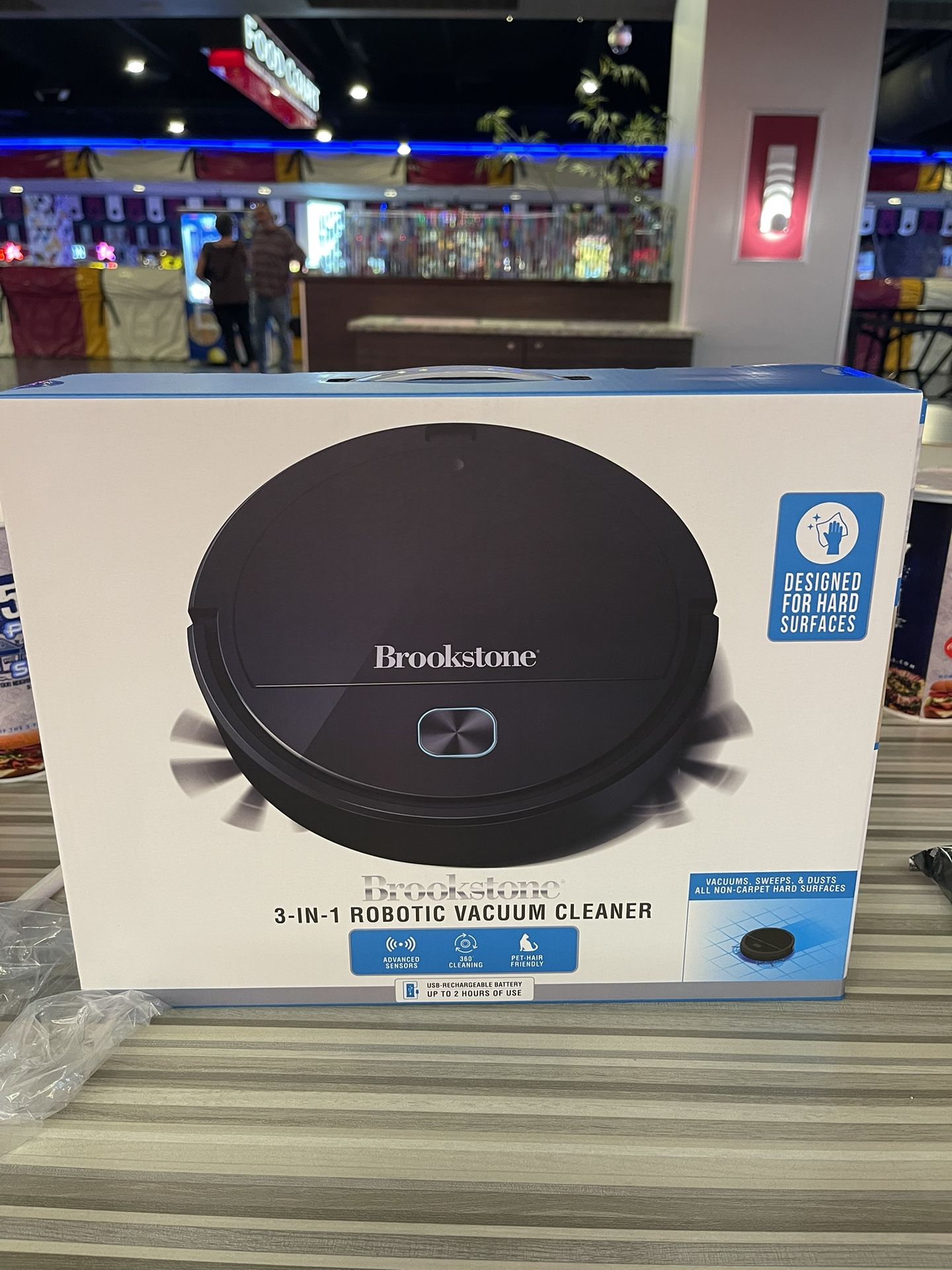 3 In 1 Robotic Vacuum Cleaner New Brookstone for Sale in Norfolk