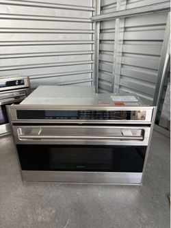 Wolf SO36U/S 36” Built-In Single Electric Wall Oven – Dual Convection – Stainless Steel – $1,100