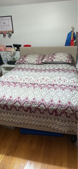 Queen size bed with mattress