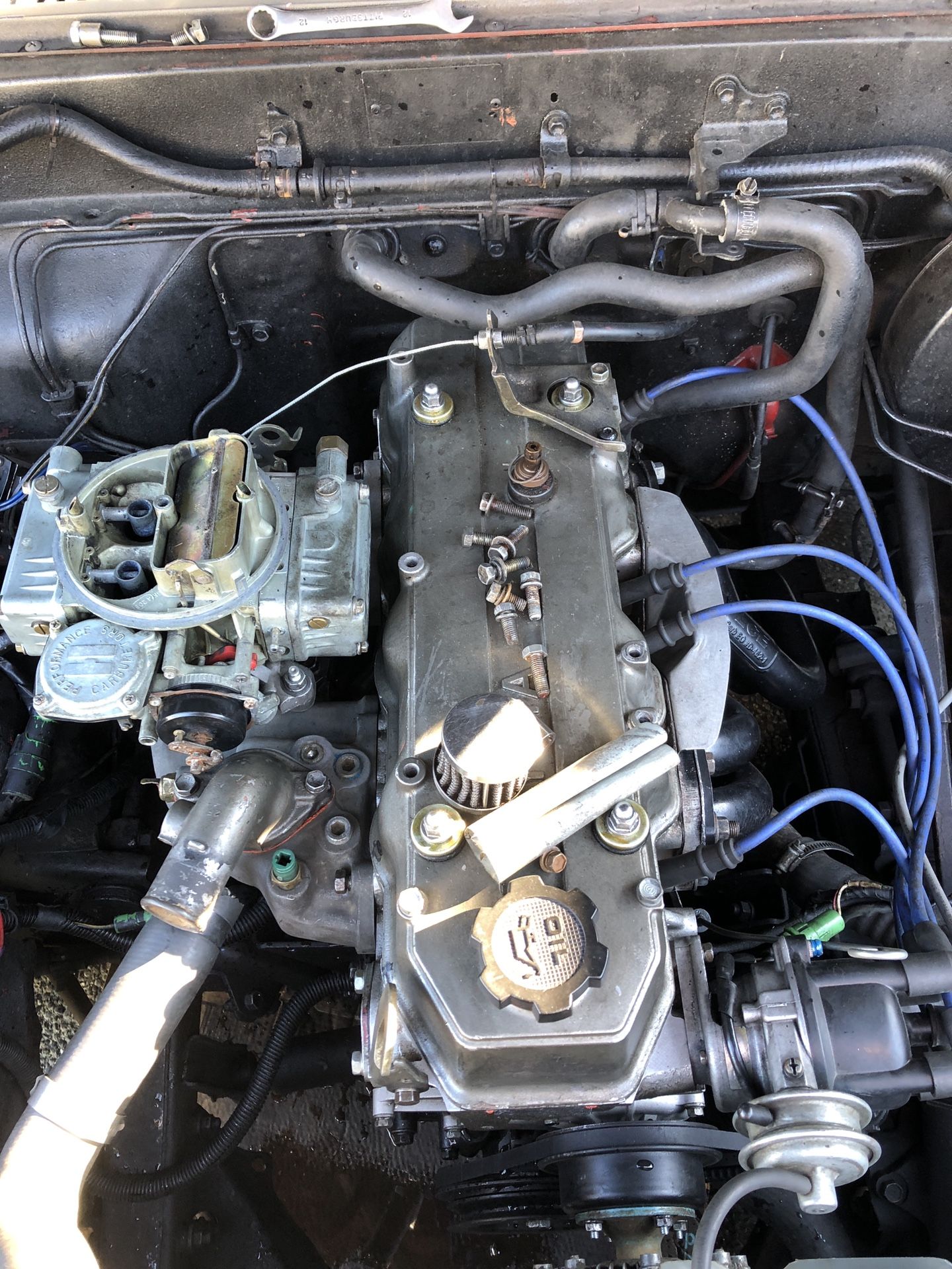 Offenhauser 4barrel intake for Toyota 22r and rebuilt Holley