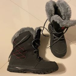 COLUMBIA  GIRLS SNOW BOOTS 