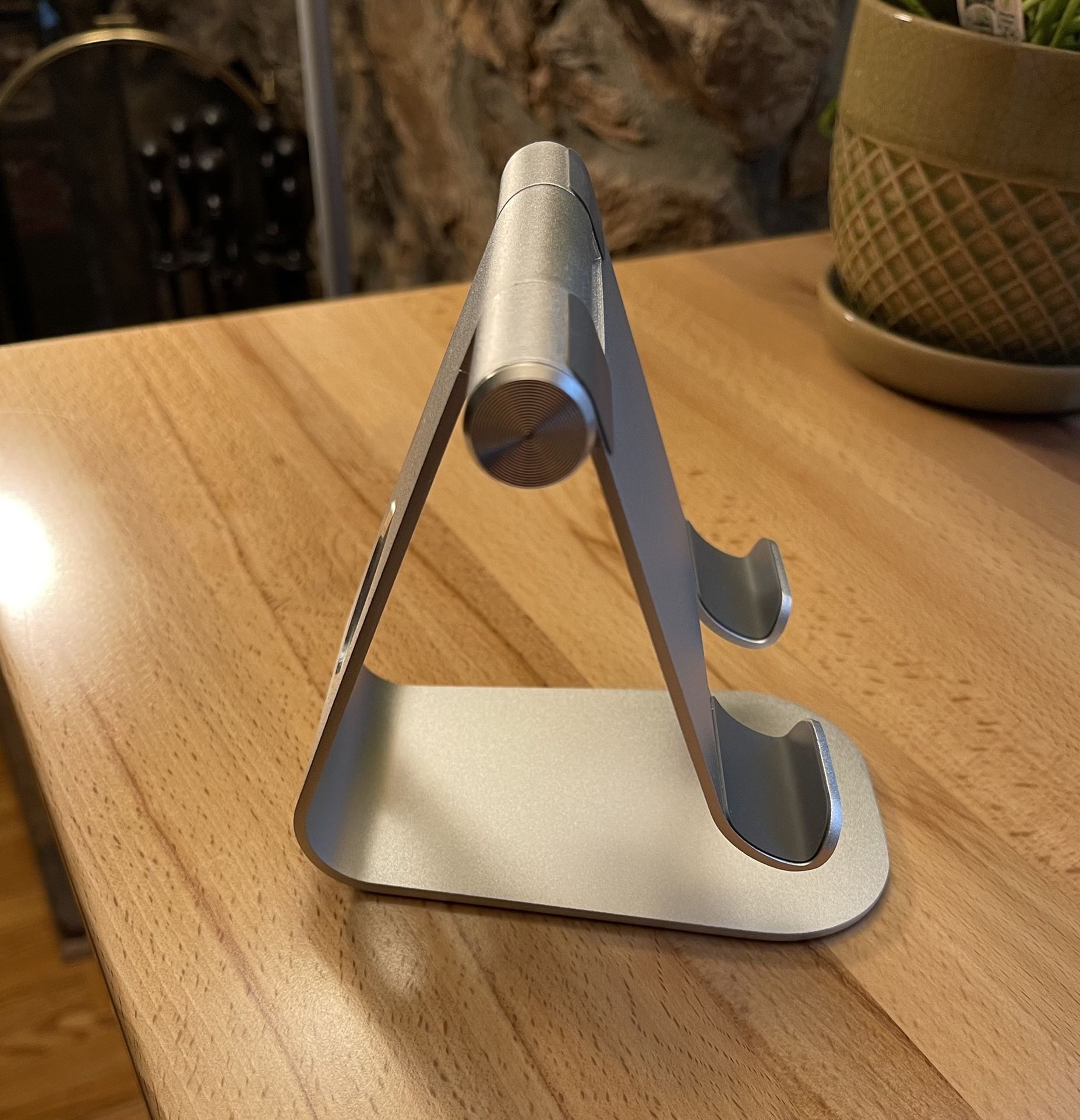 iPad Metal Stand