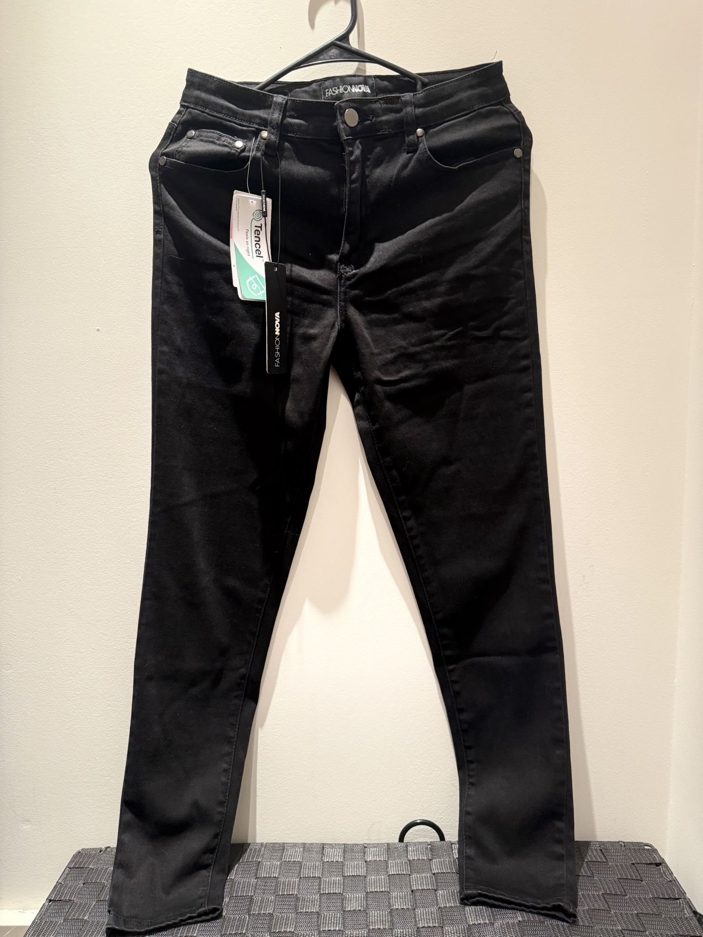 Fashion Nova Woman’s Black Skinny Jeans