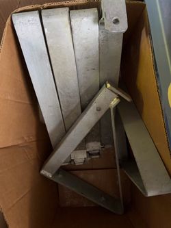 Heavy Duty Metal Shelf Brackets
