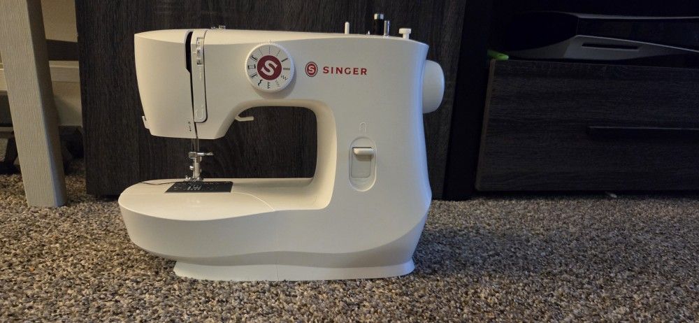Singer MX60 Sewing Machine