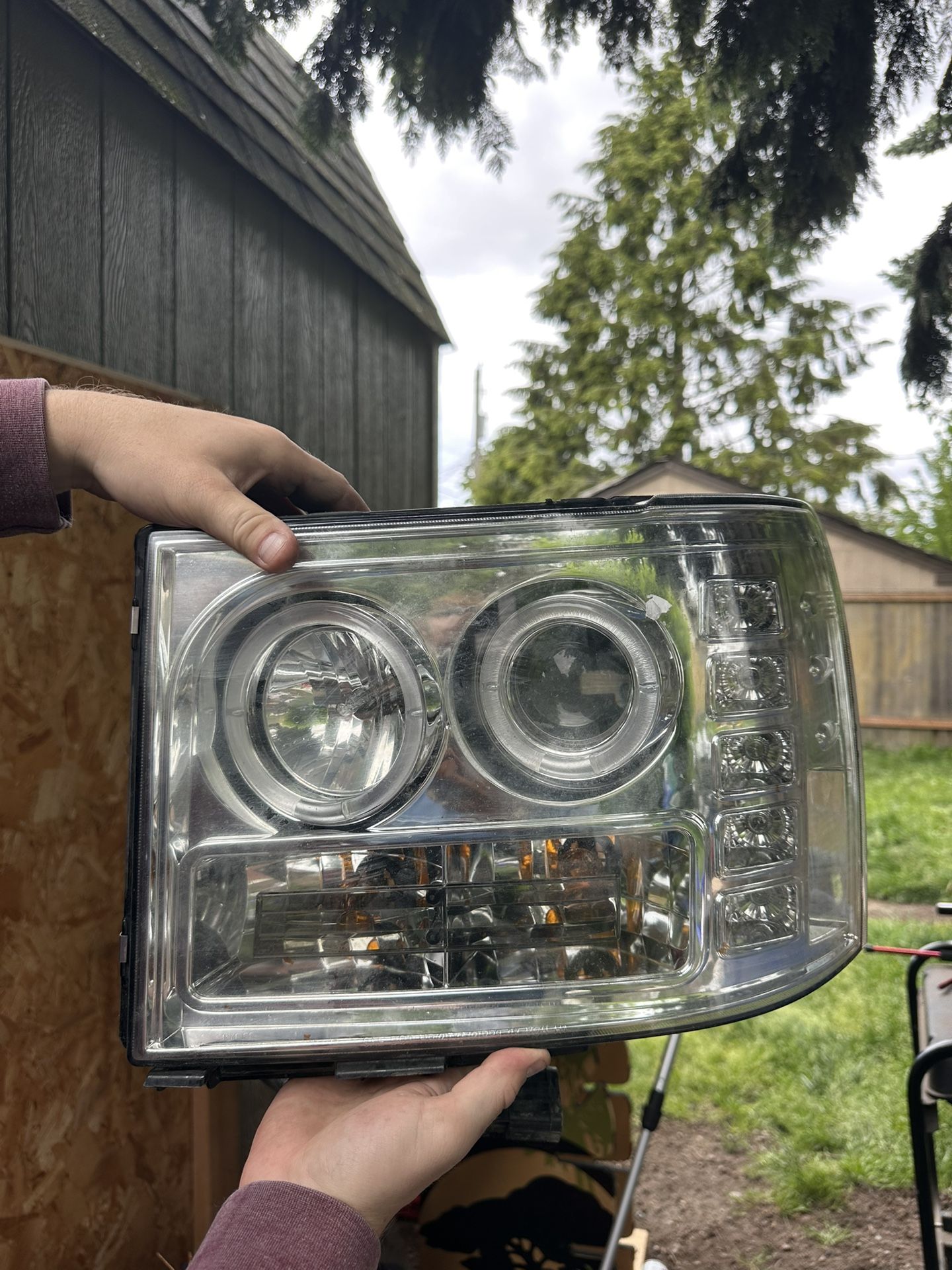 2013 GMC Sierra 2500HD Headlights