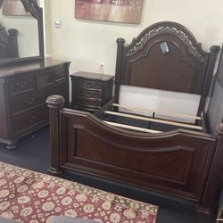 Queen Bed Room Set ( Includes Queen Bed Frame, Dresser, Mirror, 1 Night Stand) ON SALE