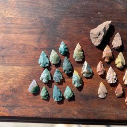 ** ARROW HEADS LOT Likely Modern Replicas **