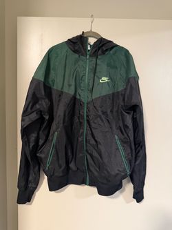 Nike Windrunner Jacket Black and Green medium