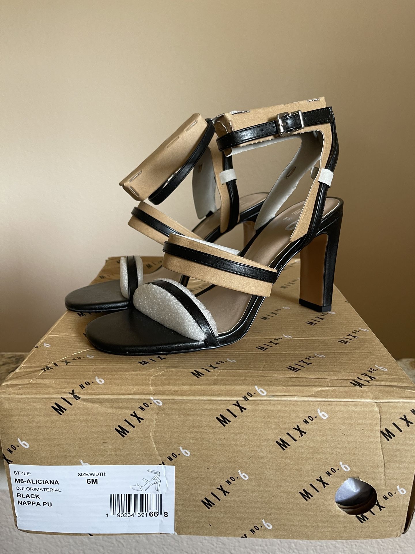 Sandals Black Strappy Heels size 6