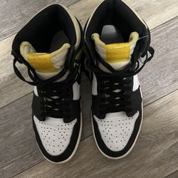  Jordan 1 Volt High Size 10.5