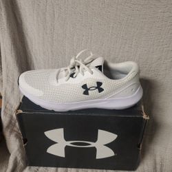 Under armor Surge  3 Men Size 12.0 