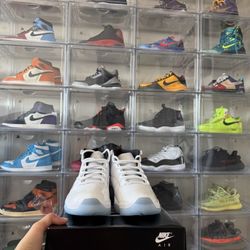 FOR SALE; JORDAN 11 LEGEND BLUE SIZE 10 DS