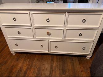 White 9-Drawer Dresser with Classic Design