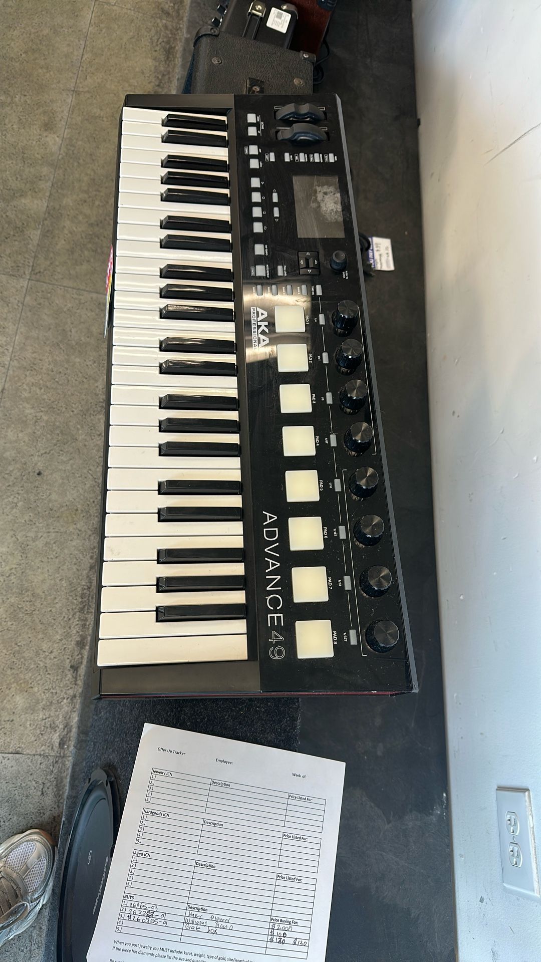 Akai Advance 49