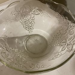 punch Bowl. Vintage-$5. Standard Size About 7 Inches High 3 1/2 Inches Wide. No Chips No Cracks Very Beautiful For Your Kitchen Setting. Bowl Only.