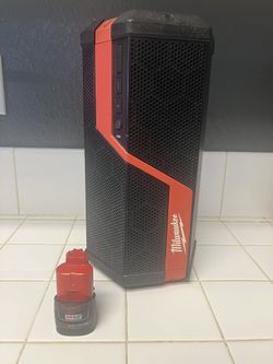 Milwaukee Speaker And Battery