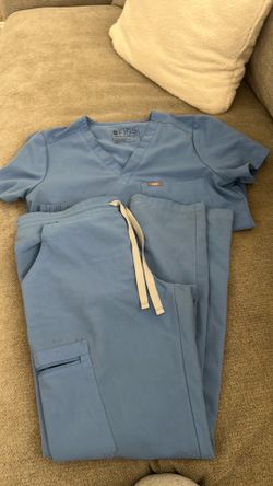 Used Blue FIGS scrub set