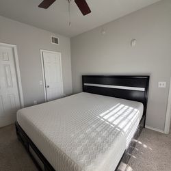 King bed with comfortable mattress