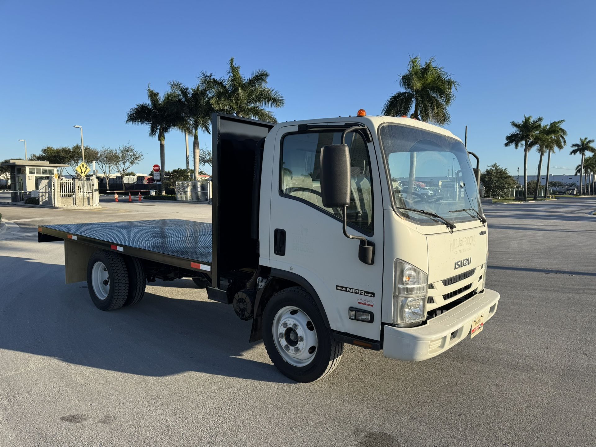 2019 Isuzu NPR HD 14 Foot Flatbed Truck Camion De Plancha Volteo Dump Body Dump Truck Hino International Freightliner Diesel Pickup Truck Dodge Ford