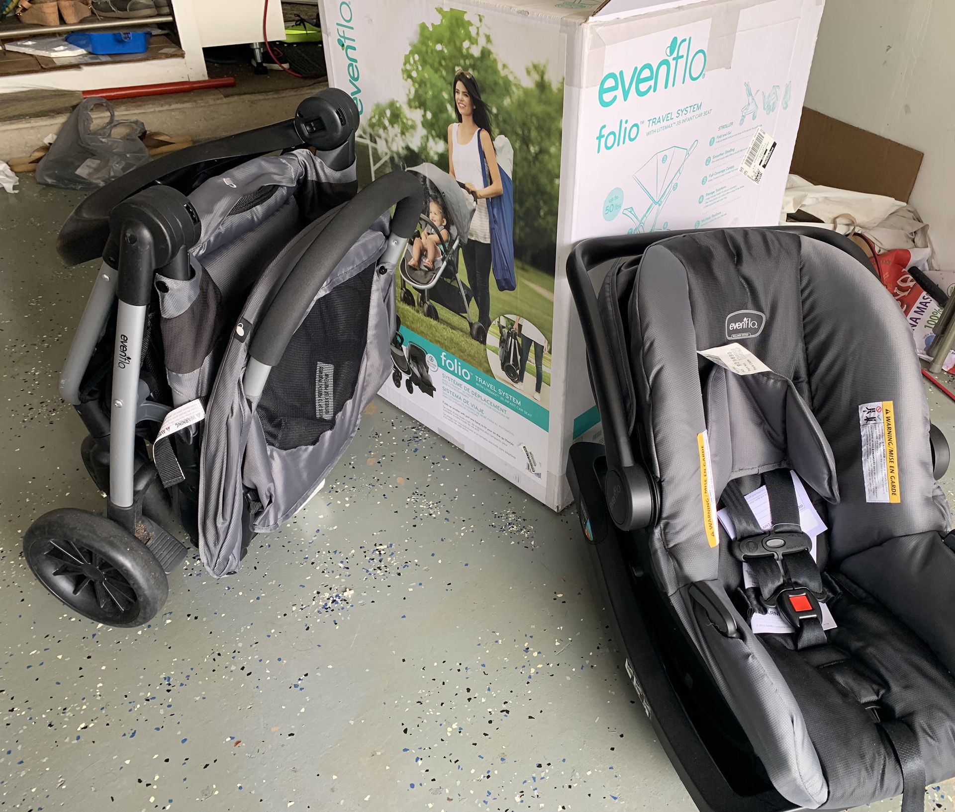 Baby Car seat and stroller - Evenflo folio Travel System