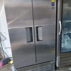 Everest Refrigerator 