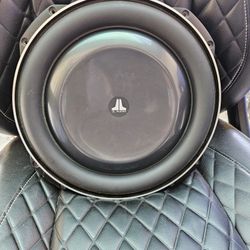 JL Audio 13TW5 