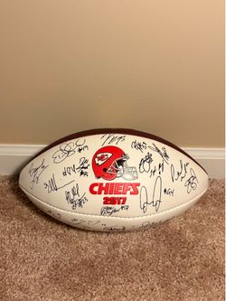 Patrick Mahomes, Travis Kelce Chiefs Team Signed Football
