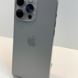 Apple iPhone 15 PRO MAX 512gb. ( Fully Unlocked )