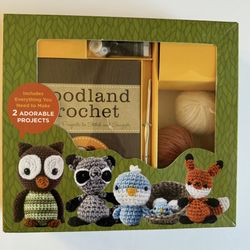 Becker & Mayer Woodland Crochet Kit: 12 Precious Projects To Stitch And Snuggle 