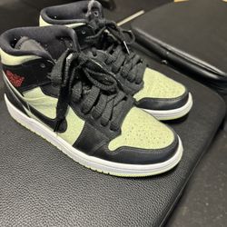 New/Almost New Sneakers 