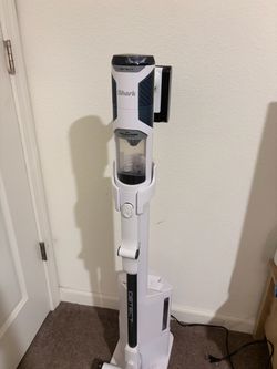 Shark Detect Cordless Stick Vacuum