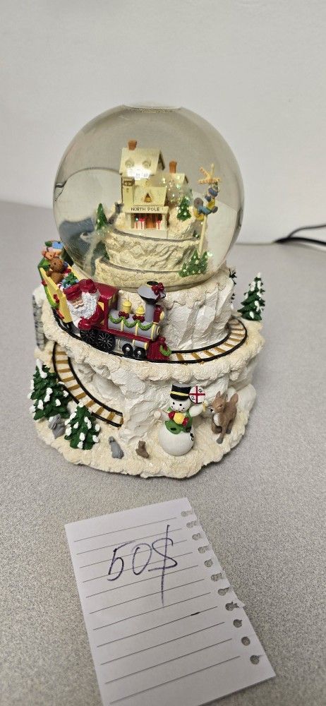 🎅 Lenox Santa’s North Pole Express 2001 Musical Snow Globe Train – Rare & Collectible!