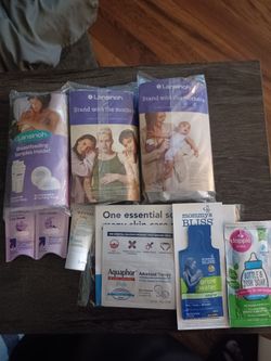 Baby & Breastfeeding Sample Bundle
