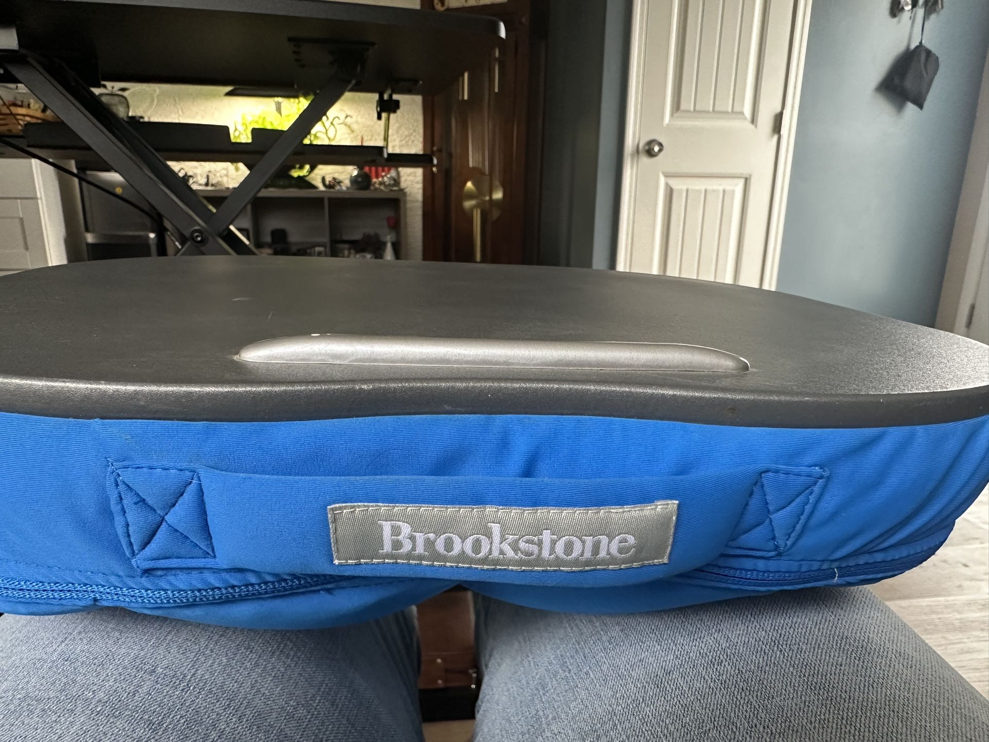 Brookstone e-Pad Portable Laptop Padded/pillow Desk Blue