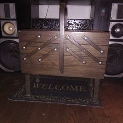 Vintage Wooden Singer See Boc