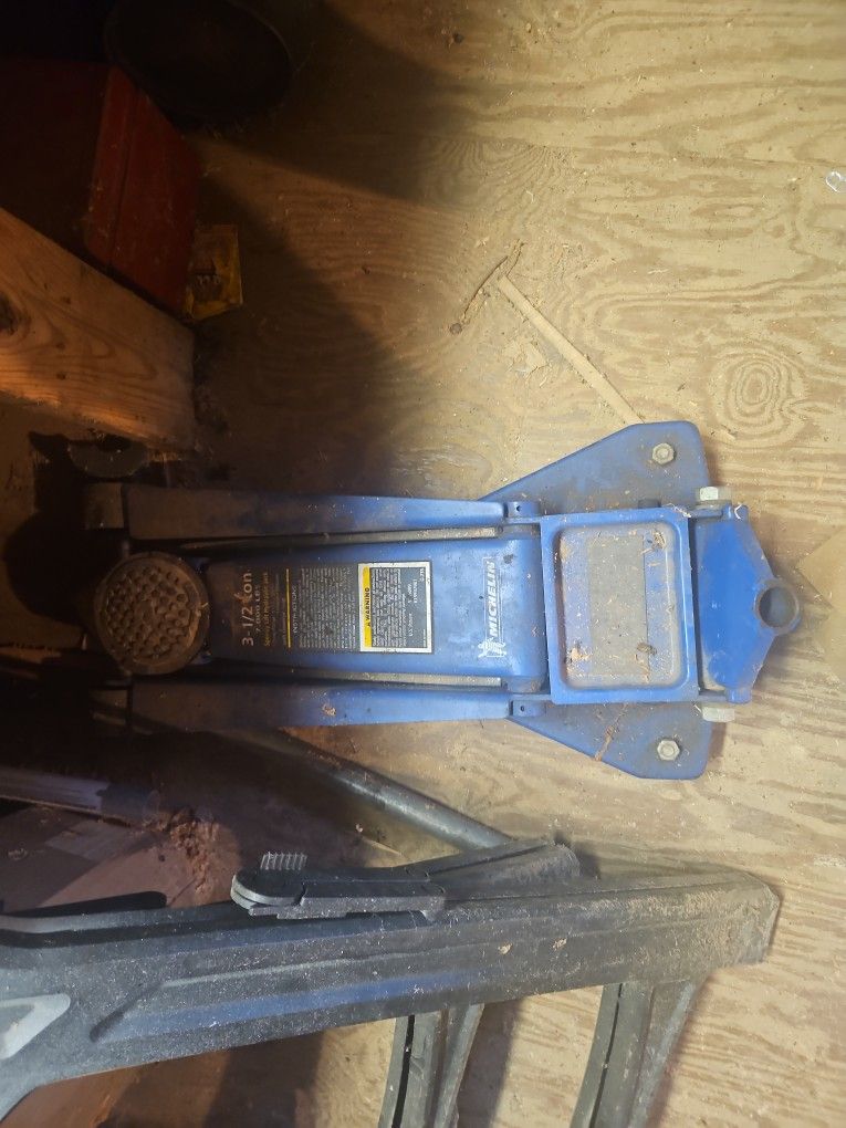 3.5 Ton Rated Hydraulic Lift