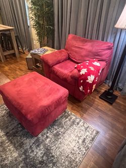 LARGE COZY CHAIR WITH OTTOMAN / MATCHING  LOVE SEAT COUCH