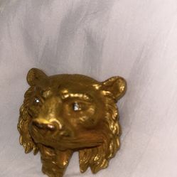 KOOL LION HEAD BROOCH