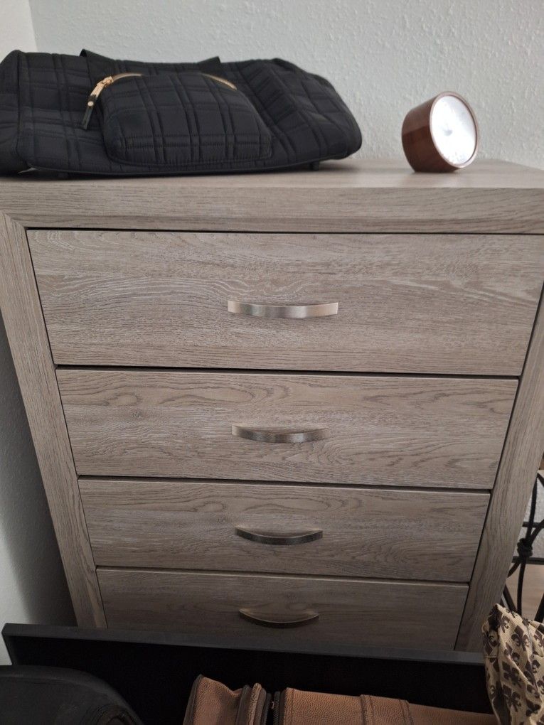 3 Piece Queen Bedroom Set