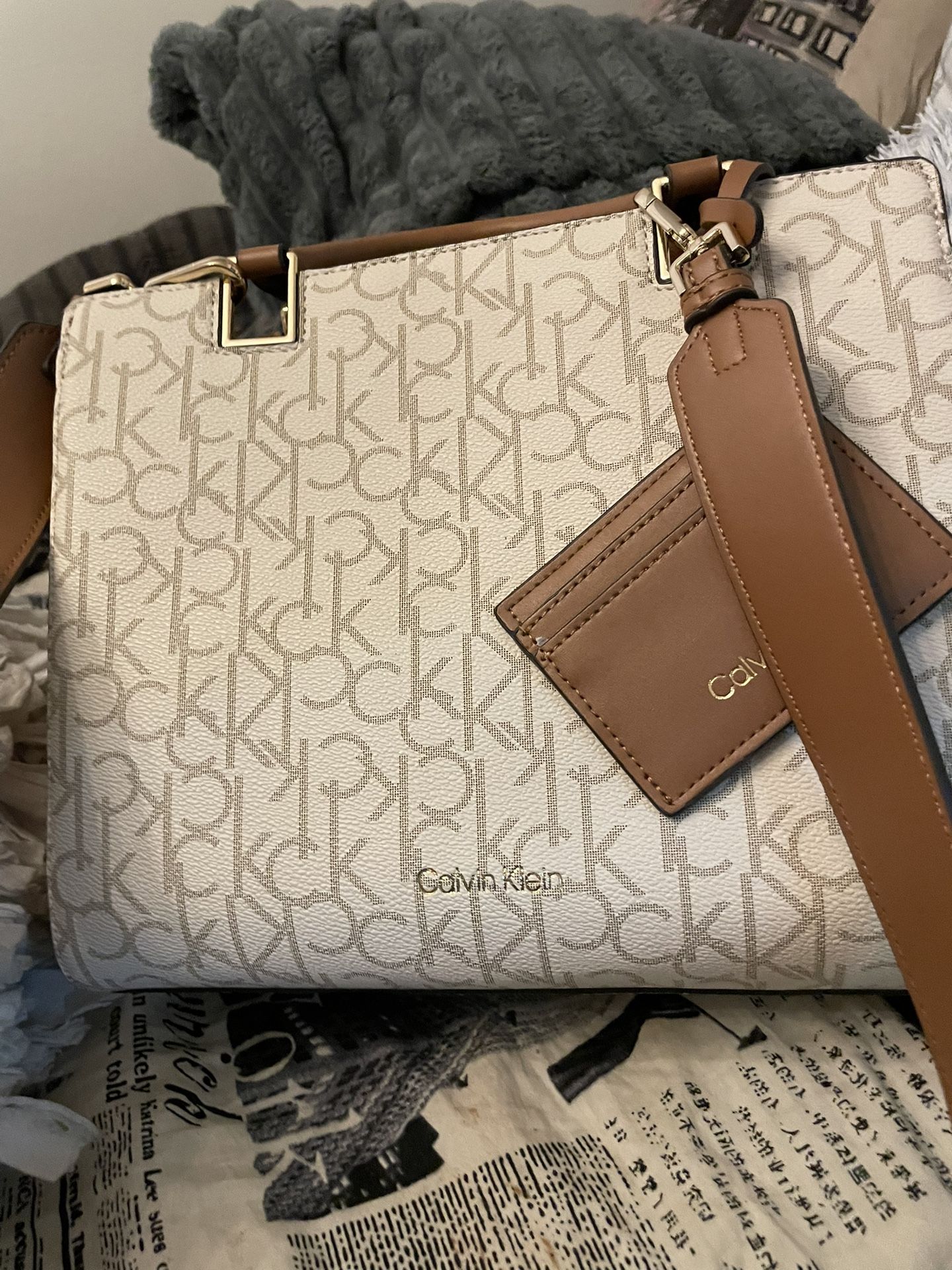 Oversized Gorgeous Calvin Klein handbag with wallet