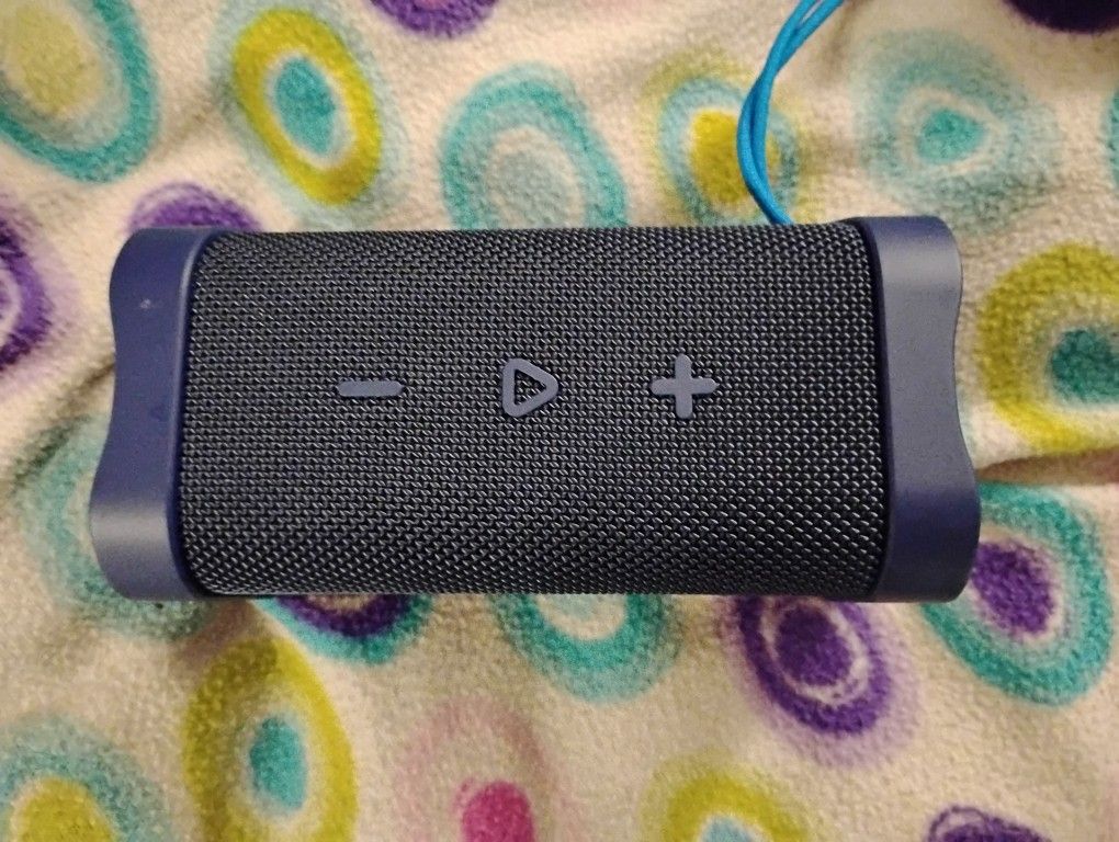 Skull Candy Bluetooth Speaker With Charger