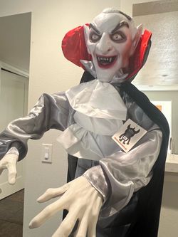 Halloween Vampire with Sound