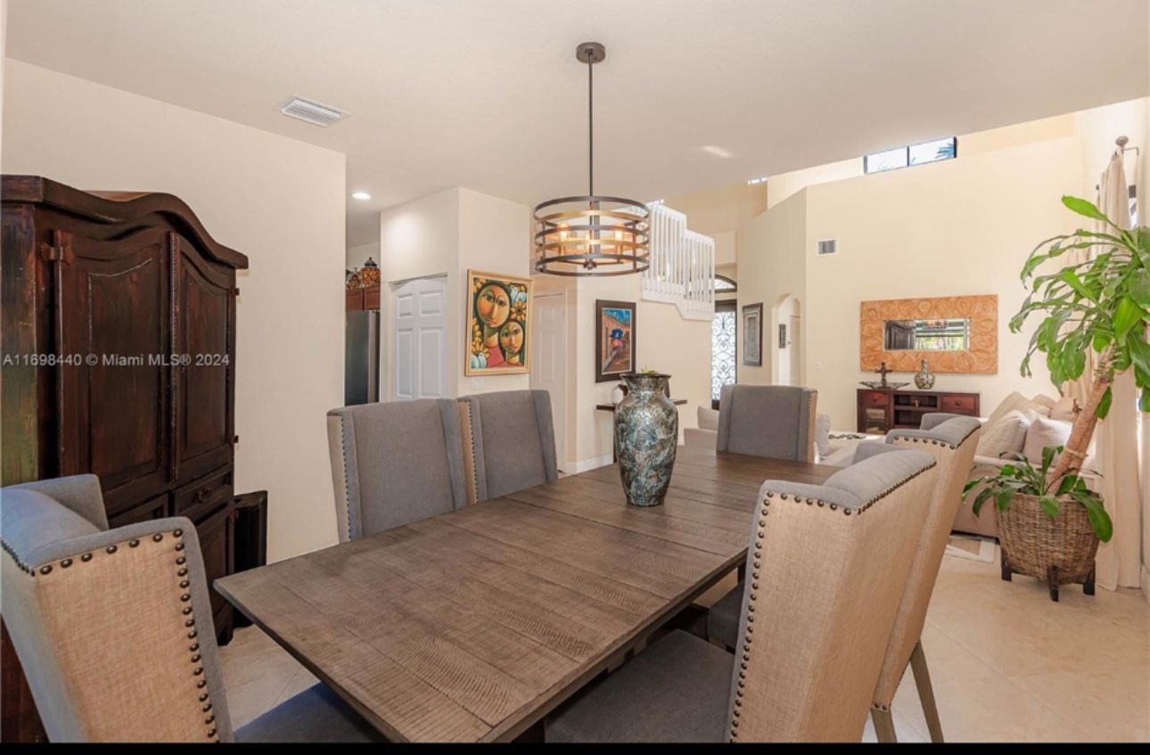 Furniture Serious inquiries ONLY!!! Table Set ,...