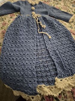 VINTAGE 1977 HAND CROCHETED LITTLE GIRLS BATHROBE
